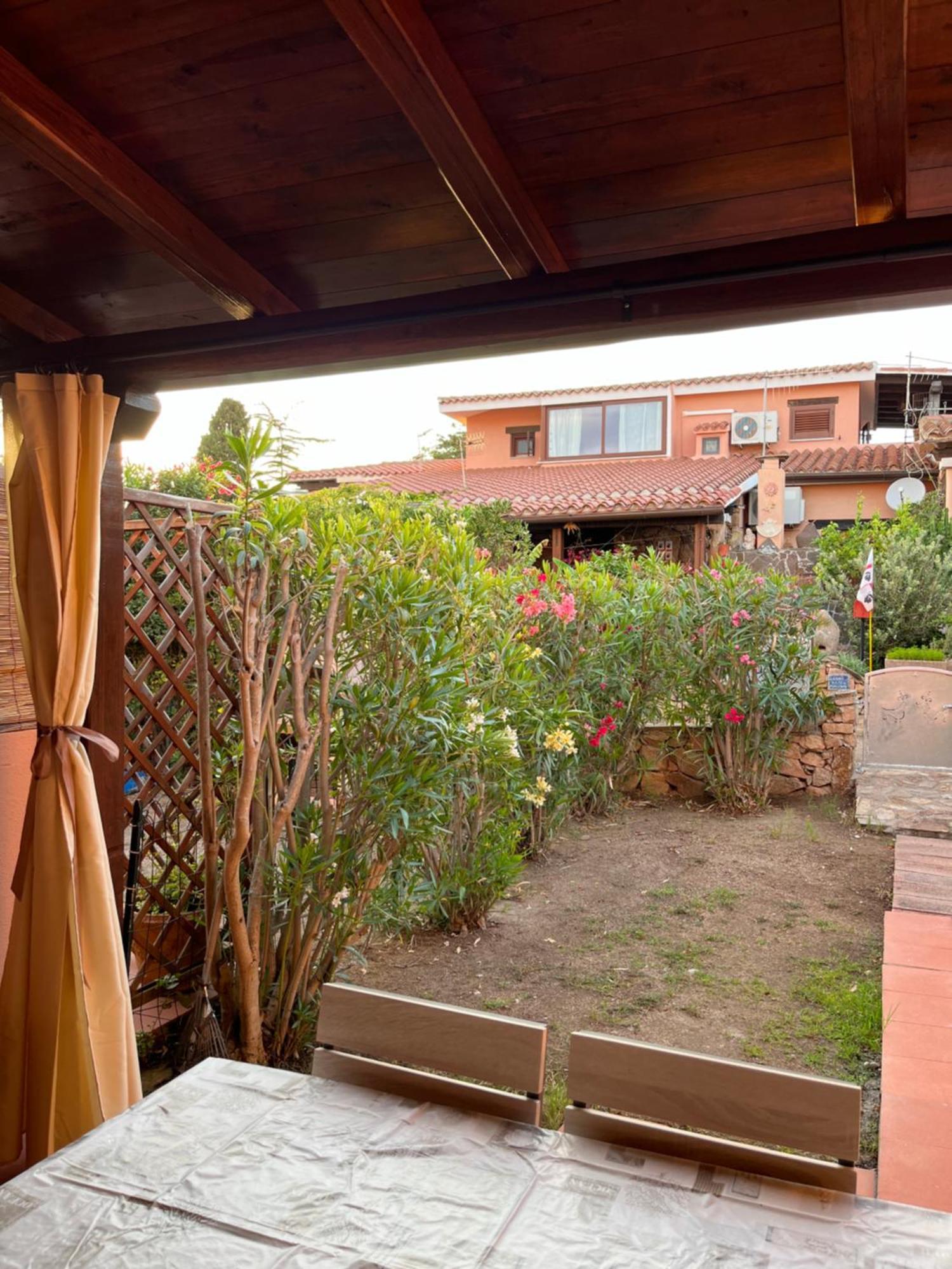 Casa Sviluppata Su Due Piani Con Doppia Veranda E Parcheggio Privato San Teodoro  Bagian luar foto
