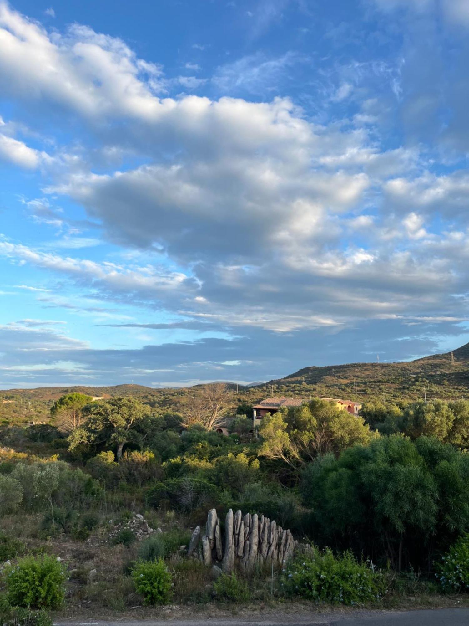 Casa Sviluppata Su Due Piani Con Doppia Veranda E Parcheggio Privato San Teodoro  Bagian luar foto