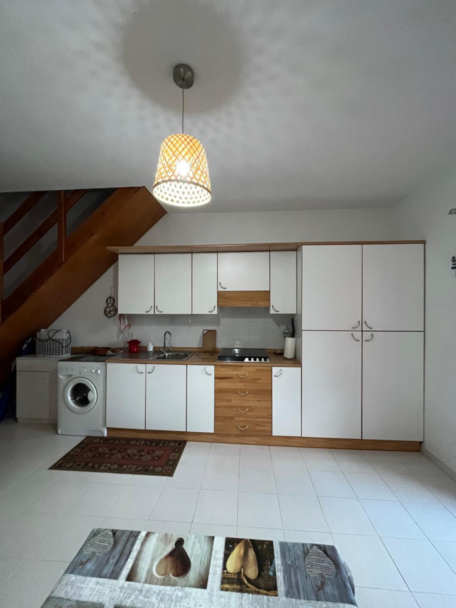 Casa Sviluppata Su Due Piani Con Doppia Veranda E Parcheggio Privato San Teodoro  Bagian luar foto