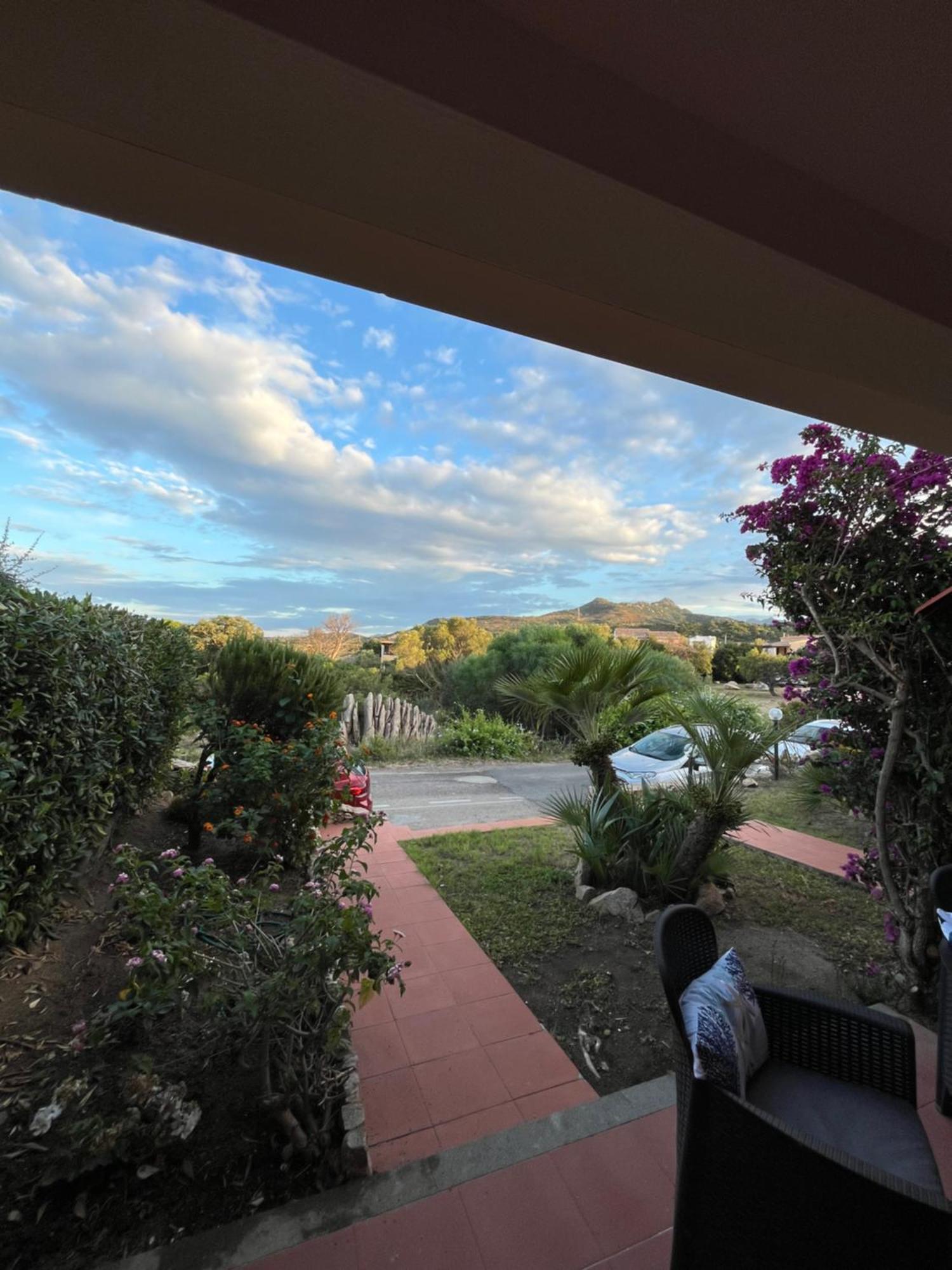 Casa Sviluppata Su Due Piani Con Doppia Veranda E Parcheggio Privato San Teodoro  Bagian luar foto