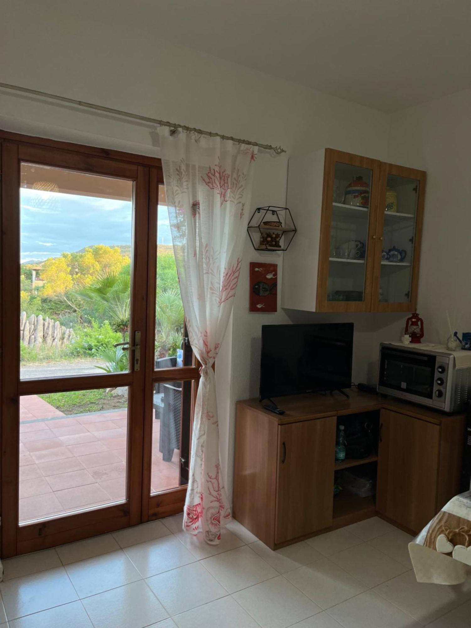 Casa Sviluppata Su Due Piani Con Doppia Veranda E Parcheggio Privato San Teodoro  Bagian luar foto